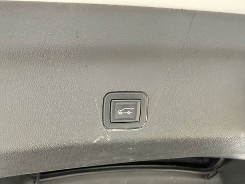 Used 2021 Chevrolet Suburban Premier AWD/4WD image 41