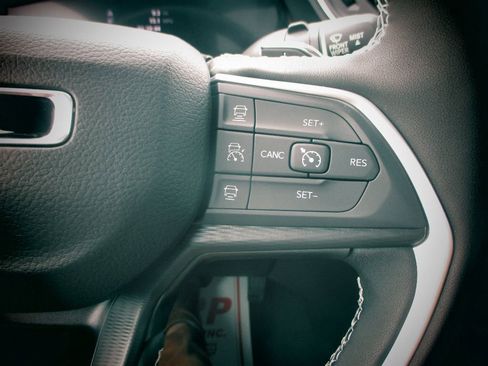 New 2025 Jeep Grand Cherokee Altitude image 10