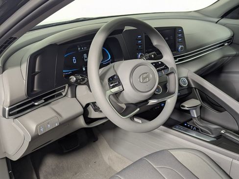 New 2026 Hyundai Elantra SE image 11