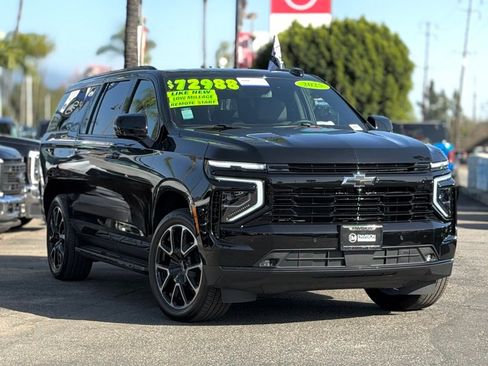 Used 2025 Chevrolet Suburban RST w/ Sun And Tow Package image 2