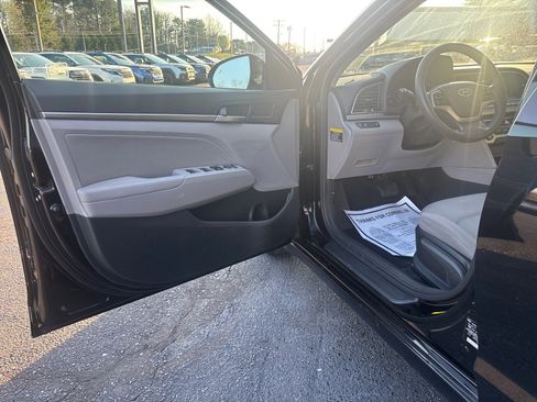 Used 2018 Hyundai Elantra SEL image 9