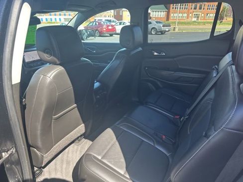 Used 2023 GMC Acadia SLT AWD/4WD image 16