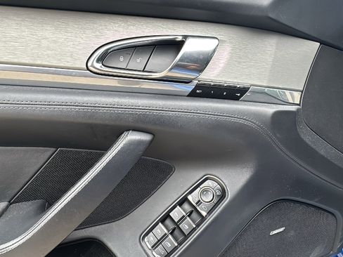 Used 2015 Porsche Panamera GTS image 13