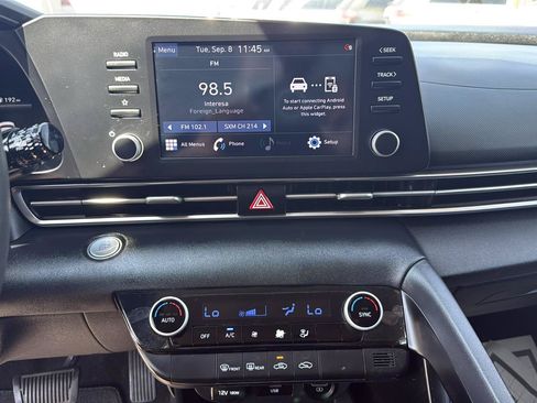 Used 2022 Hyundai Elantra SEL FWD image 19