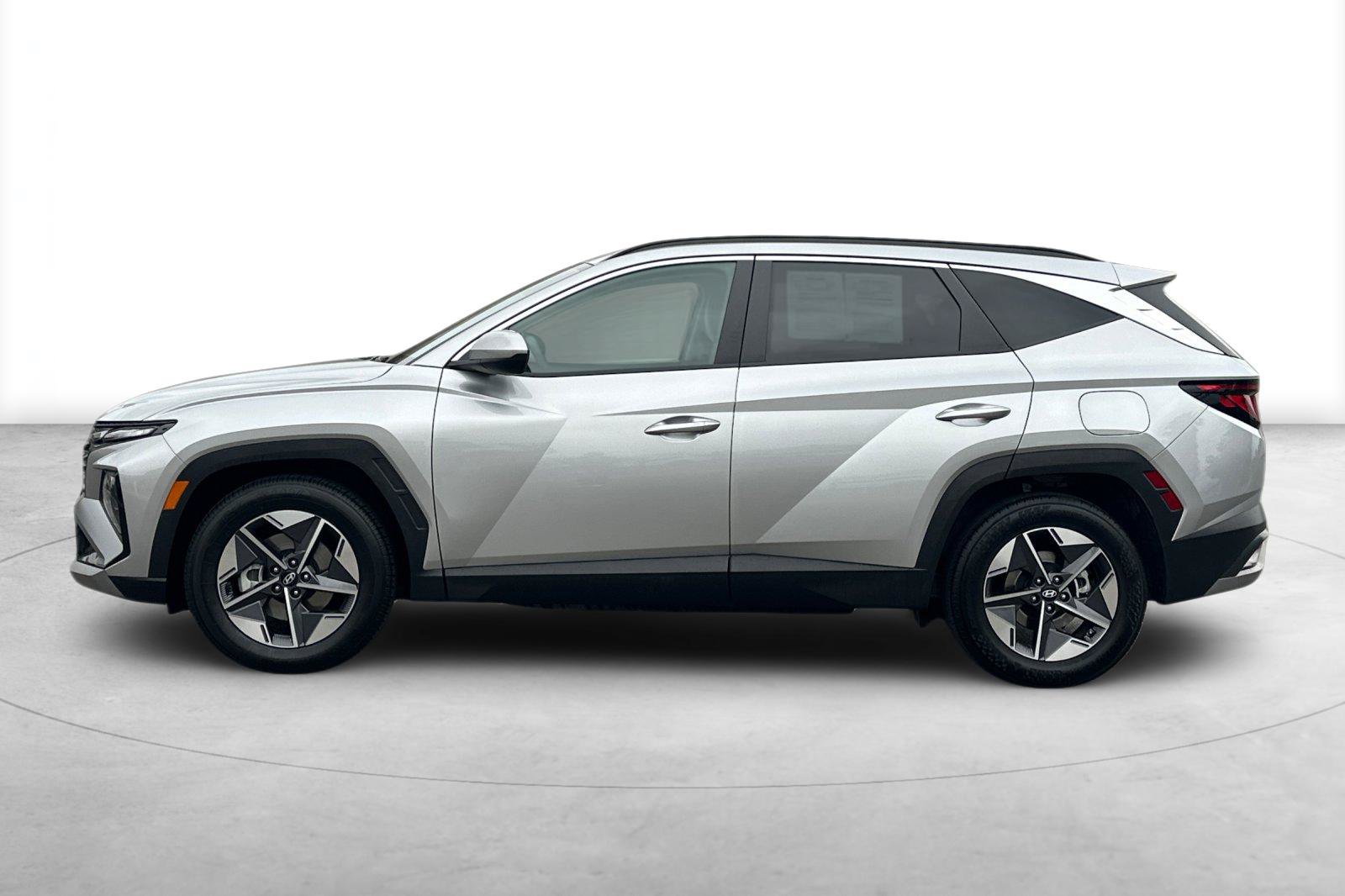 Used 2025 Hyundai Tucson SEL FWD image 3
