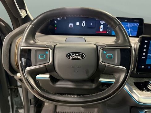 Used 2025 Ford Expedition Tremor AWD/4WD image 18