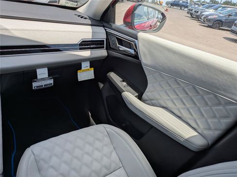 New 2025 Mitsubishi Outlander SEL image 19