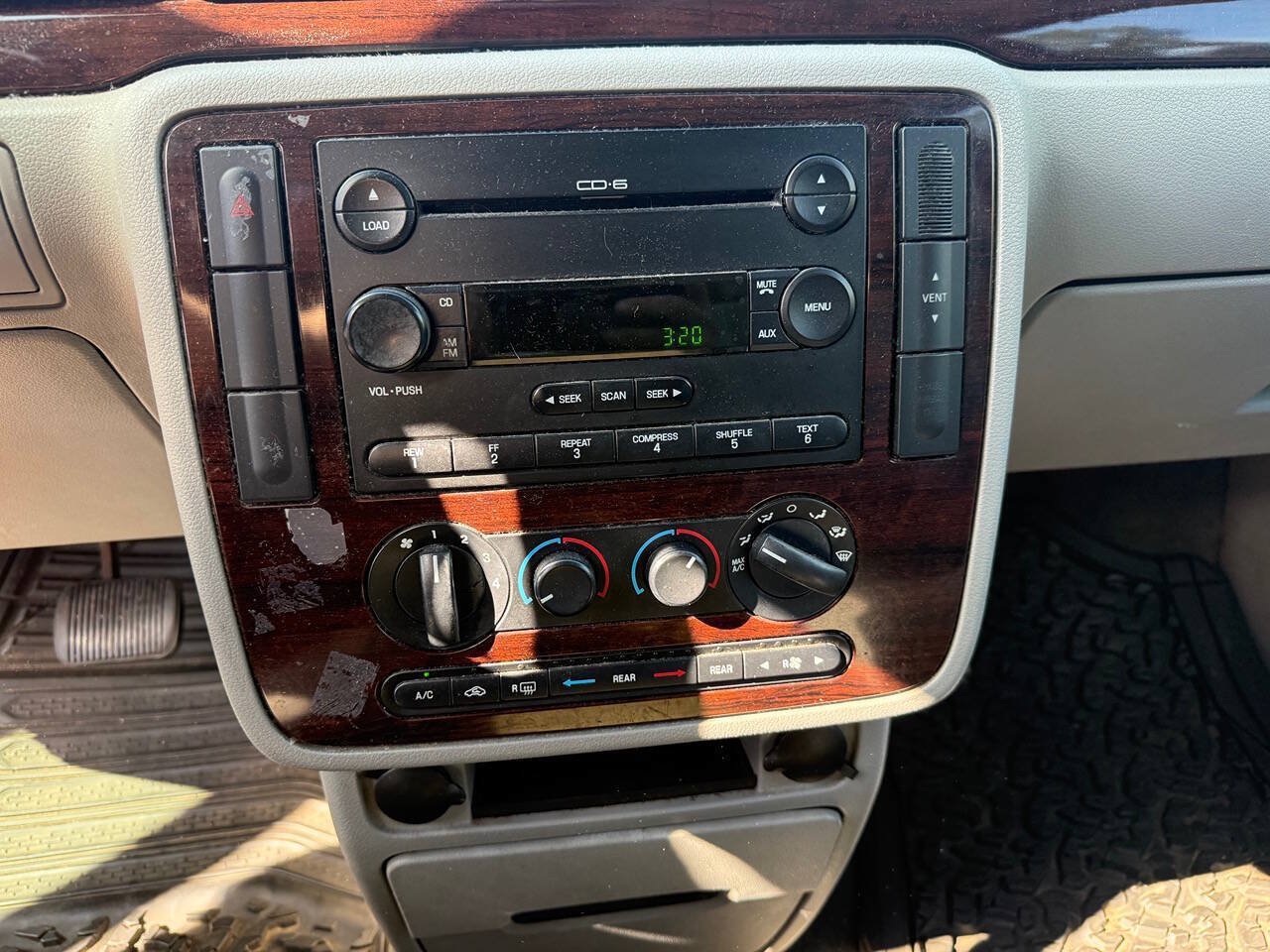 Used 2006 Ford Freestar SEL FWD image 27