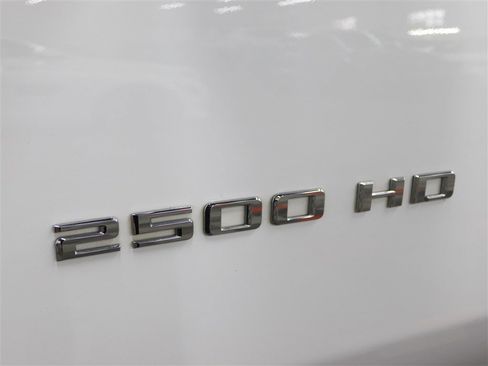Used 2022 Chevrolet Silverado 2500 Custom w/ Custom Value Package image 7