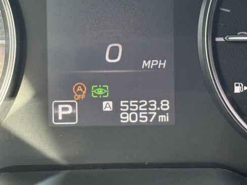 Certified 2025 Subaru Outback Limited image 32