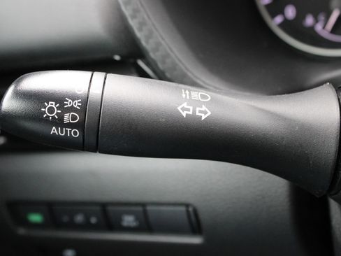 Used 2024 Nissan Sentra SV FWD image 26