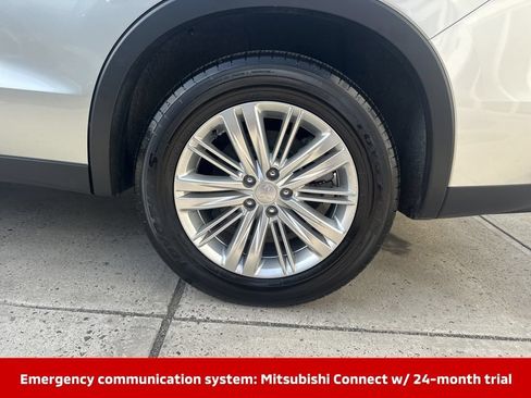 Used 2025 Mitsubishi Outlander ES AWD/4WD image 4