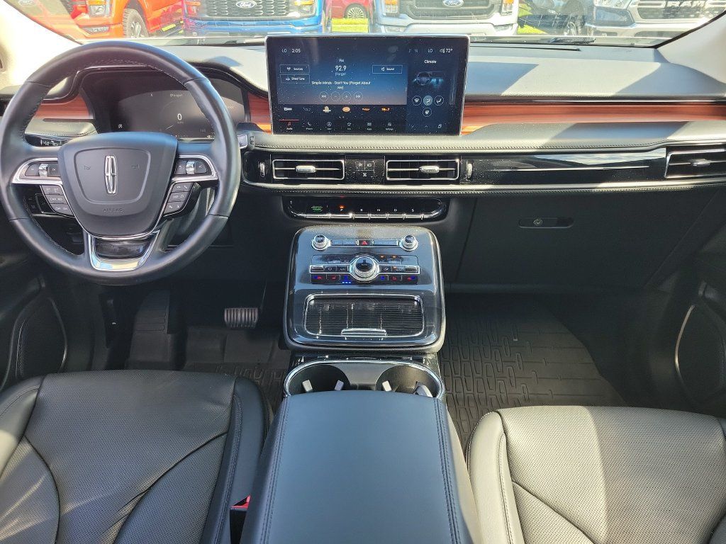Certified 2023 Lincoln Nautilus Reserve AWD/4WD image 11