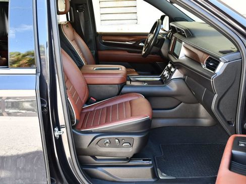 Used 2023 GMC Yukon Denali Ultimate AWD/4WD image 47