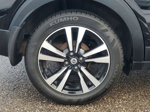 Used 2019 Nissan Kicks SV image 5