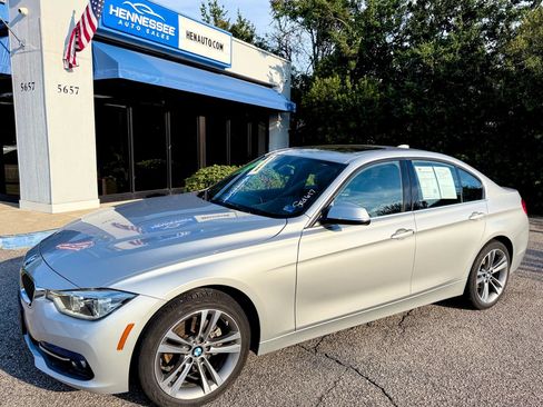 Used 2018 BMW 330i xDrive Sedan AWD/4WD image 27