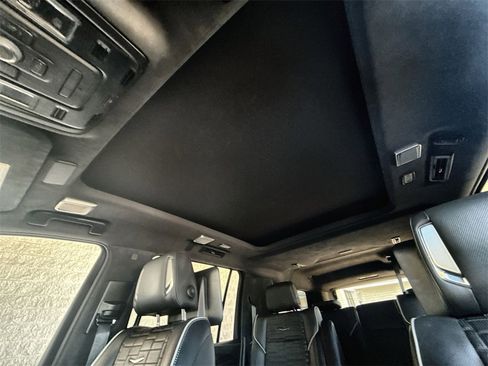 Used 2023 Cadillac Escalade ESV Sport Platinum image 18