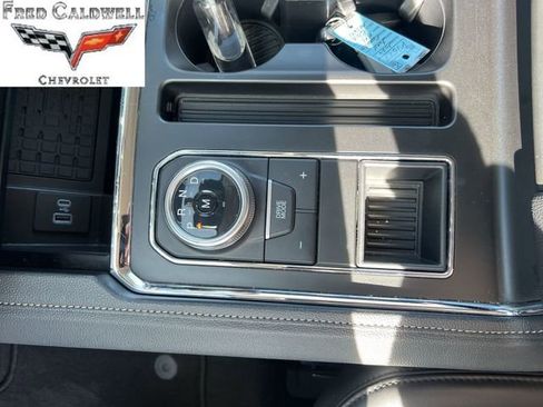 Used 2024 Ford Expedition Max XLT image 15