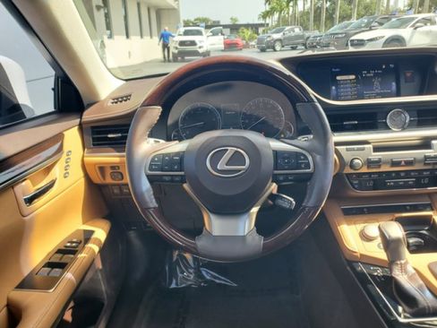 Used 2018 Lexus ES 350 w/ Premier Package FWD image 16