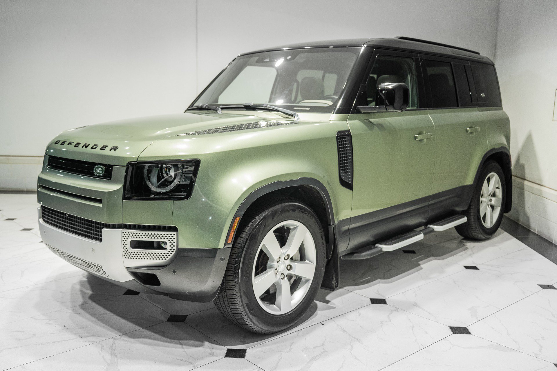 Used 2022 Land Rover Defender 110 SE AWD/4WD image 5