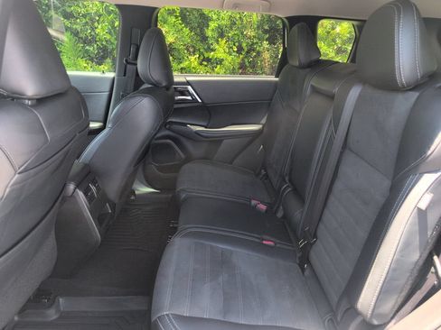 Used 2024 Mitsubishi Outlander SE FWD image 34