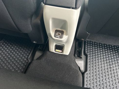 Used 2021 Jeep Renegade Latitude w/ Convenience Group image 21