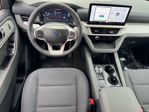 New 2026 Ford Explorer Active image 12