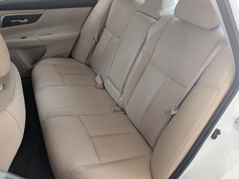 Used 2015 Nissan Altima 3.5 SL FWD image 18