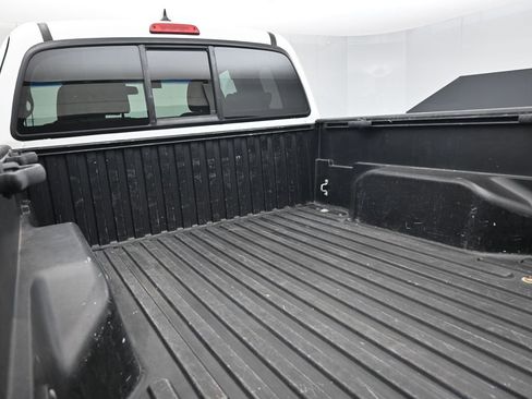 Used 2014 Toyota Tacoma PreRunner image 18