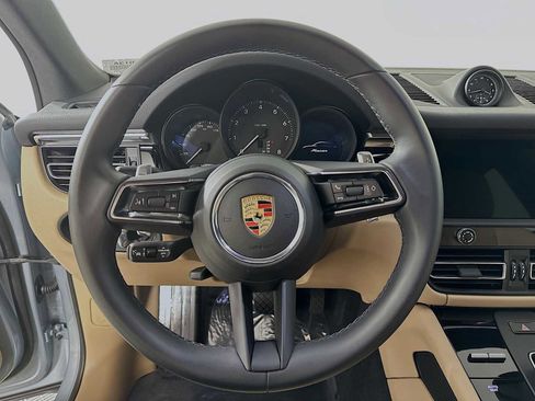 Certified 2024 Porsche Macan image 14