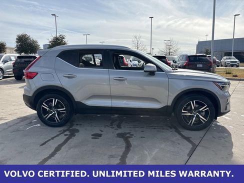 Certified 2025 Volvo XC40 B5 Core image 4