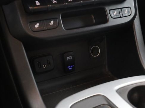 Used 2020 Chevrolet Colorado ZR2 image 21