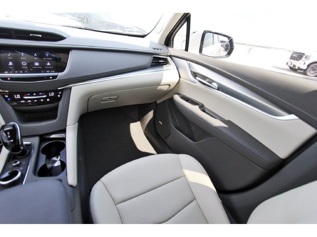 Used 2026 Cadillac XT5 Premium Luxury w/ Driver Assist Package FWD image 10
