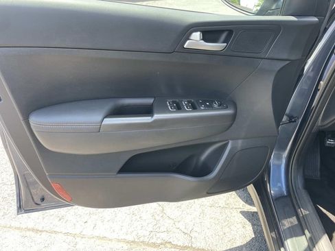 Used 2022 Kia Sportage LX AWD/4WD image 17