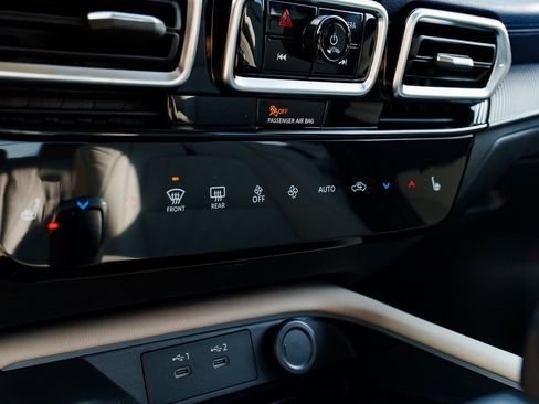 New 2026 Nissan Sentra SL w/ Floor Mat Package image 16