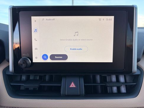 Used 2025 Toyota RAV4 XLE image 17