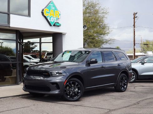 Used 2023 Dodge Durango GT w/ Blacktop Package image 2