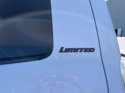 Used 2016 Toyota Tundra Limited w/ Limited Premium Package AWD/4WD image 9