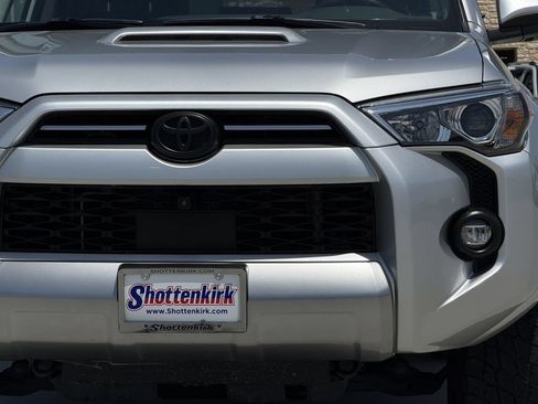 Used 2024 Toyota 4Runner TRD Off-Road Premium w/ Off Road Premium Plus Package AWD/4WD image 8