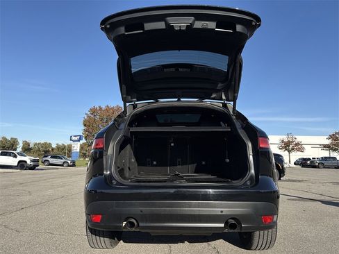 Used 2020 Jaguar F-PACE Prestige image 21