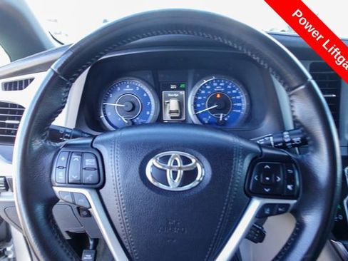 Certified 2019 Toyota Sienna XLE image 14