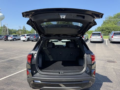 Used 2025 GMC Terrain Elevation w/ Elevation Premium Package AWD/4WD image 11