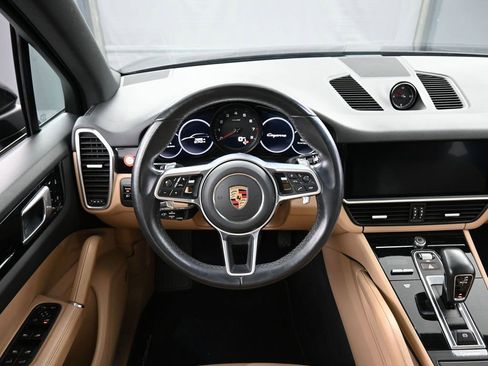 Certified 2020 Porsche Cayenne AWD/4WD image 17