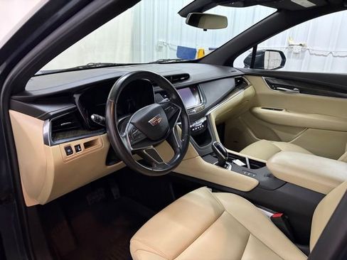Used 2019 Cadillac XT5 AWD image 36