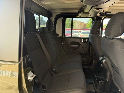 Used 2022 Jeep Gladiator Sport AWD/4WD image 32