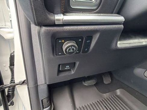 New 2026 Ford Expedition Tremor image 33