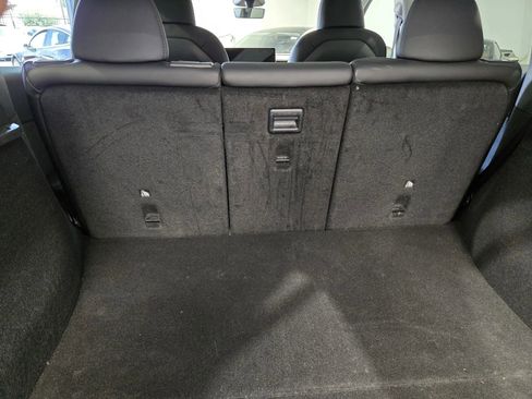 Used 2023 Tesla Model Y 2WD image 10