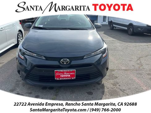 Certified 2025 Toyota Corolla LE FWD image 1