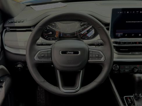 Used 2025 Jeep Compass Limited AWD/4WD image 14