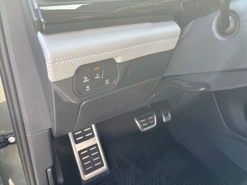 Used 2024 Volkswagen Atlas Peak Edition SEL AWD/4WD image 6
